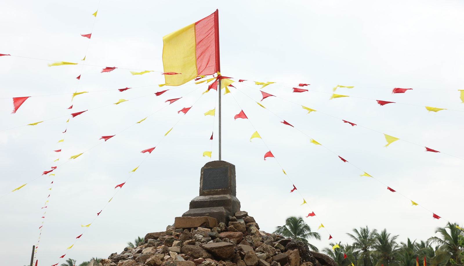 வடக்கு கிழக்கில் பேரெழுச்சி – உலகம் முழுவதும் நினைவுகூரப்படும் மாவீரர்கள்!